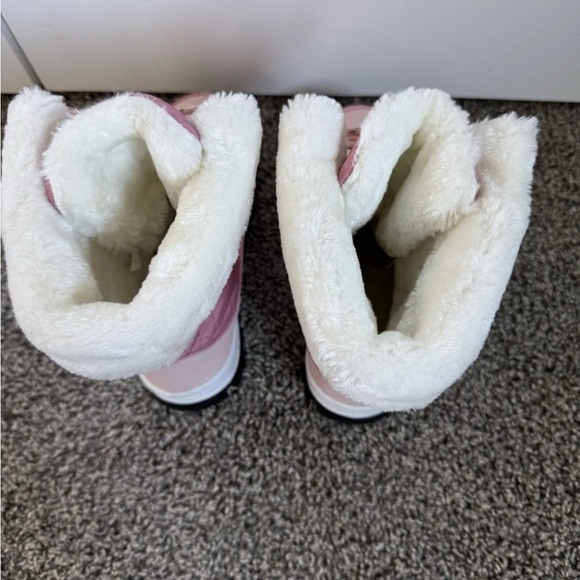 COOJOY Women's Size 7.5 Pink & White Faux Fur Lined Winter Boots - Picture 5 of 5